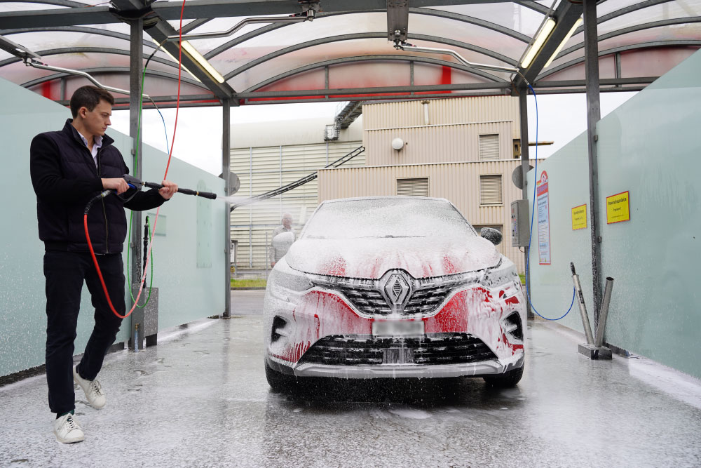 mit Superschaum im ken's car wash park