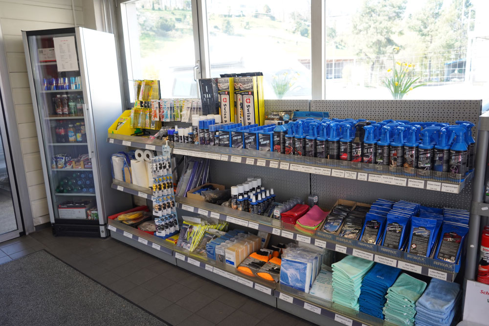 ken's Autowaschanlage mit Shop im Sihltal